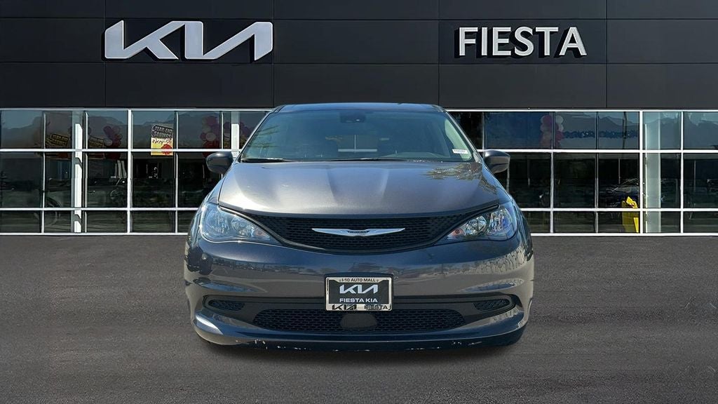 2023 Chrysler Voyager LX