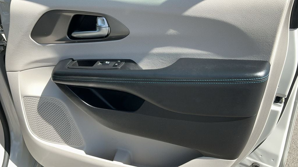 2021 Chrysler Pacifica Hybrid Touring L