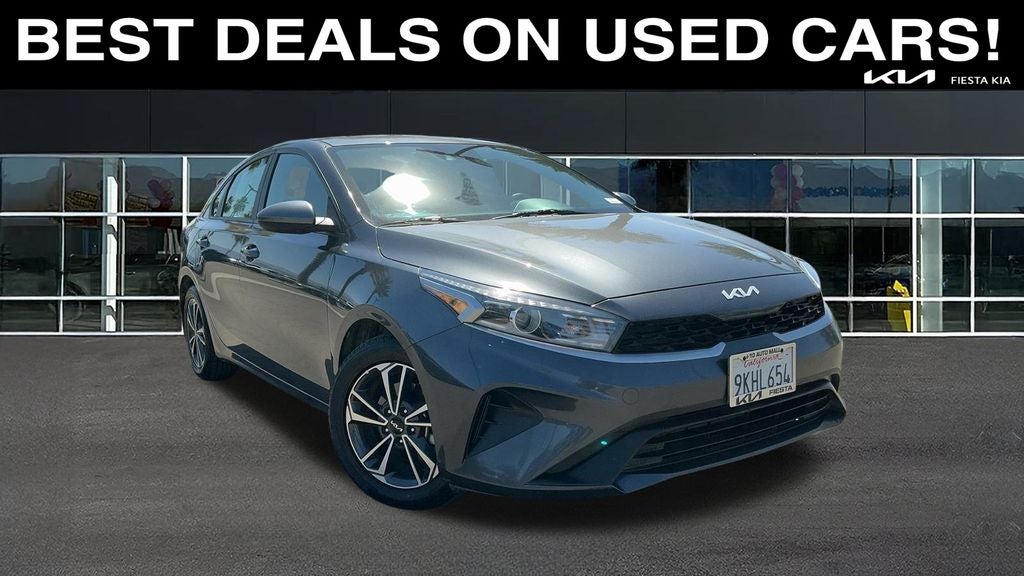 2024 Kia Forte LXS AT's photo