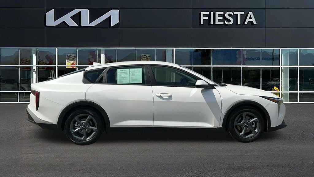 2025 Kia K4 LXS