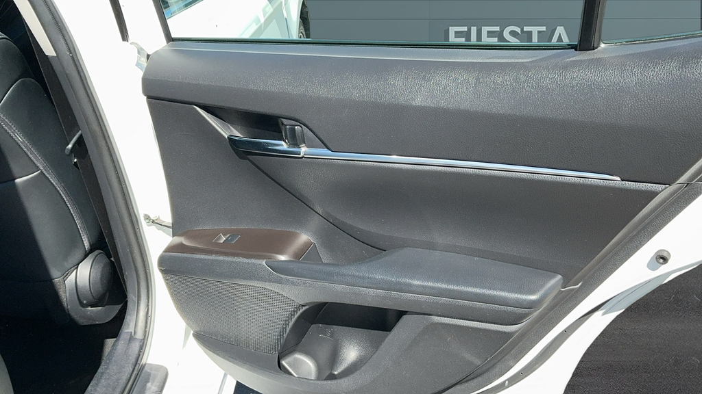 2024 Toyota Camry Hybrid SE