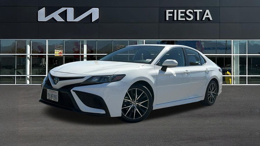 2024 Toyota Camry Hybrid SE