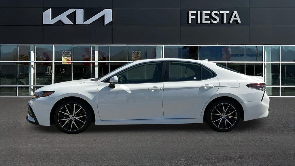 2024 Toyota Camry Hybrid SE