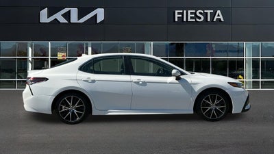 2024 Toyota Camry Hybrid SE