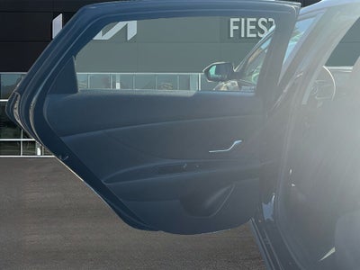 2022 Hyundai Elantra SE