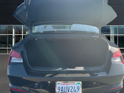 2022 Hyundai Elantra SE