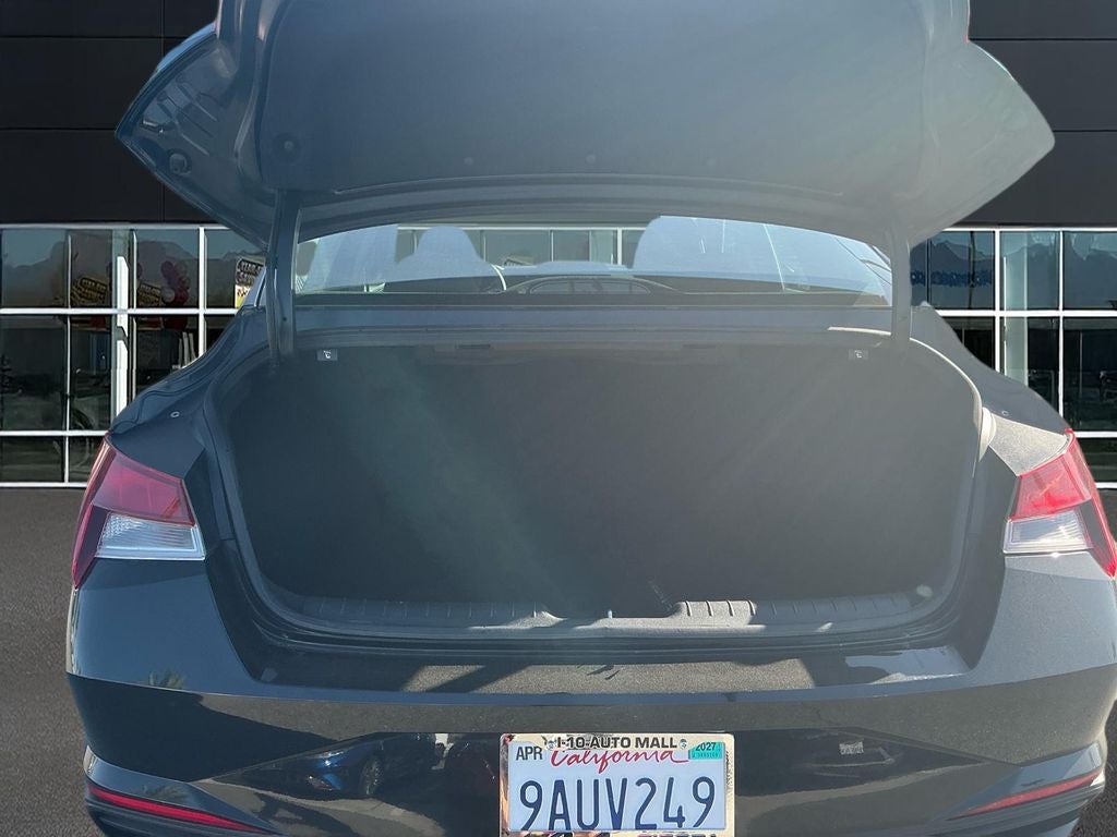 2022 Hyundai Elantra SE