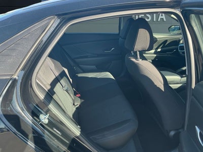 2022 Hyundai Elantra SE