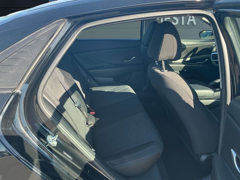 2022 Hyundai Elantra SE