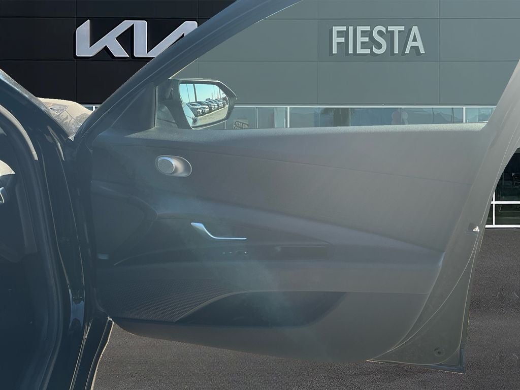 2022 Hyundai Elantra SE