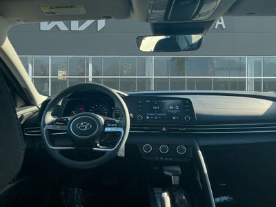 2022 Hyundai Elantra SE