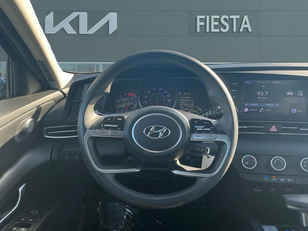 2022 Hyundai Elantra SE