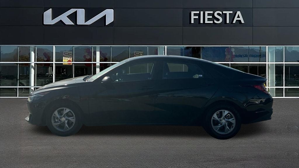 2022 Hyundai Elantra SE