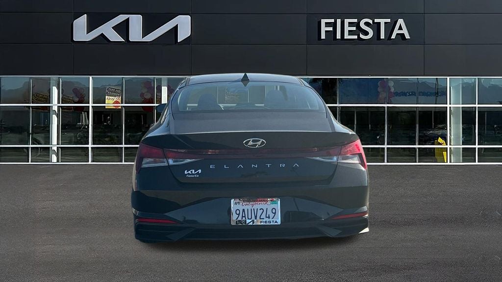 2022 Hyundai Elantra SE