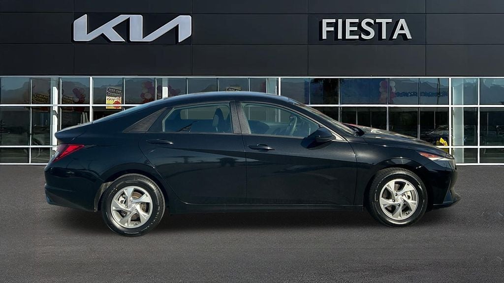 2022 Hyundai Elantra SE