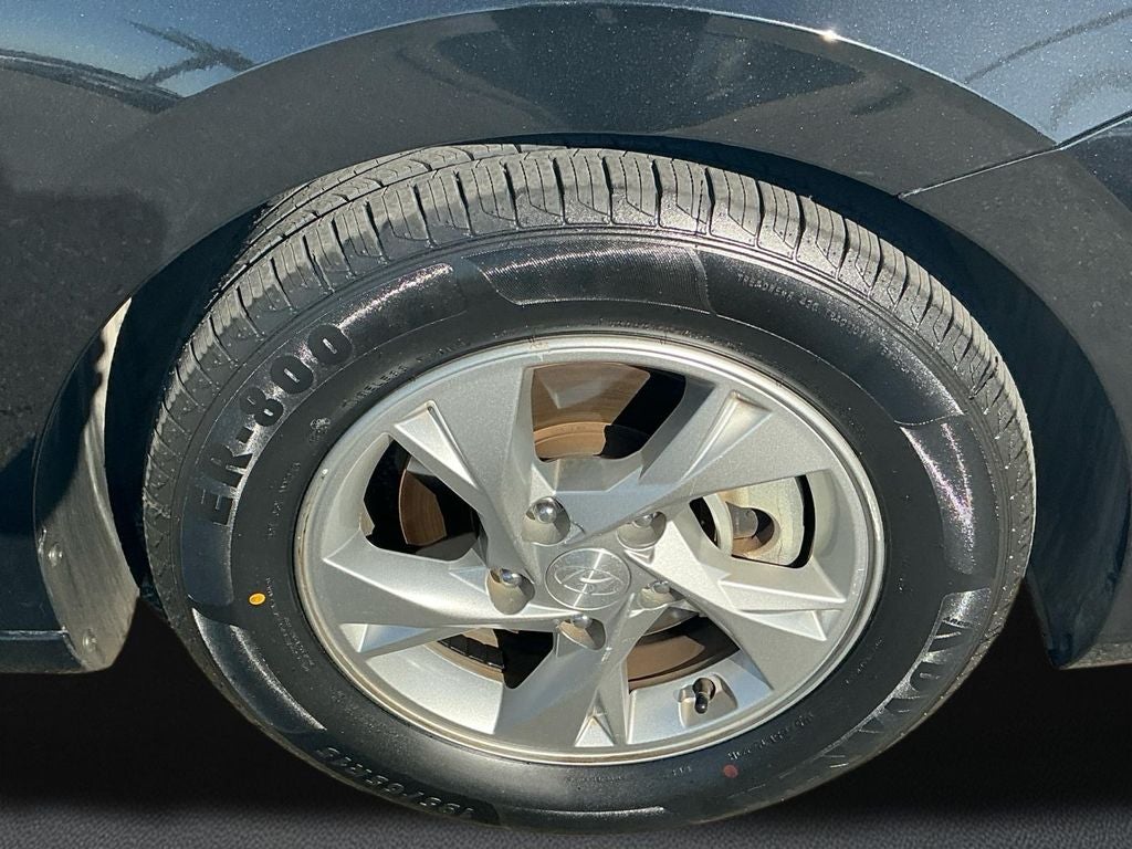 2022 Hyundai Elantra SE