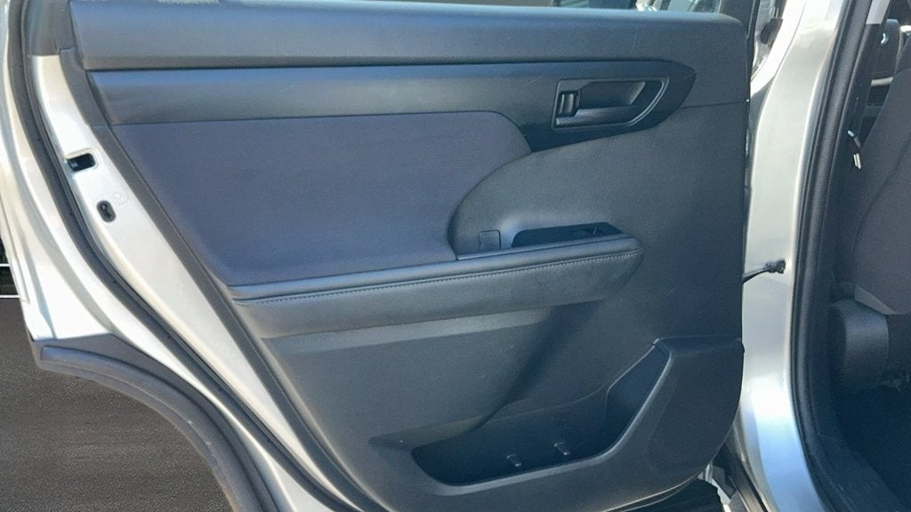 2020 Toyota Highlander LE