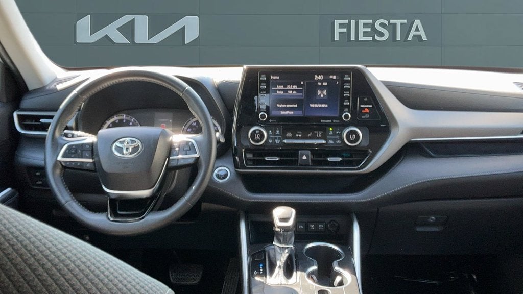 2020 Toyota Highlander LE