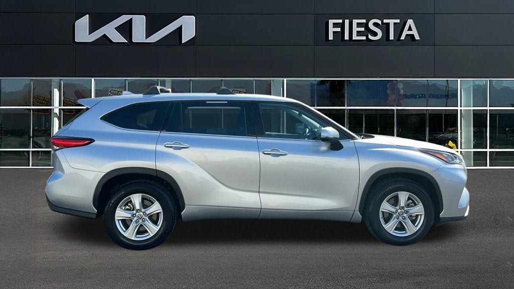 2020 Toyota Highlander LE