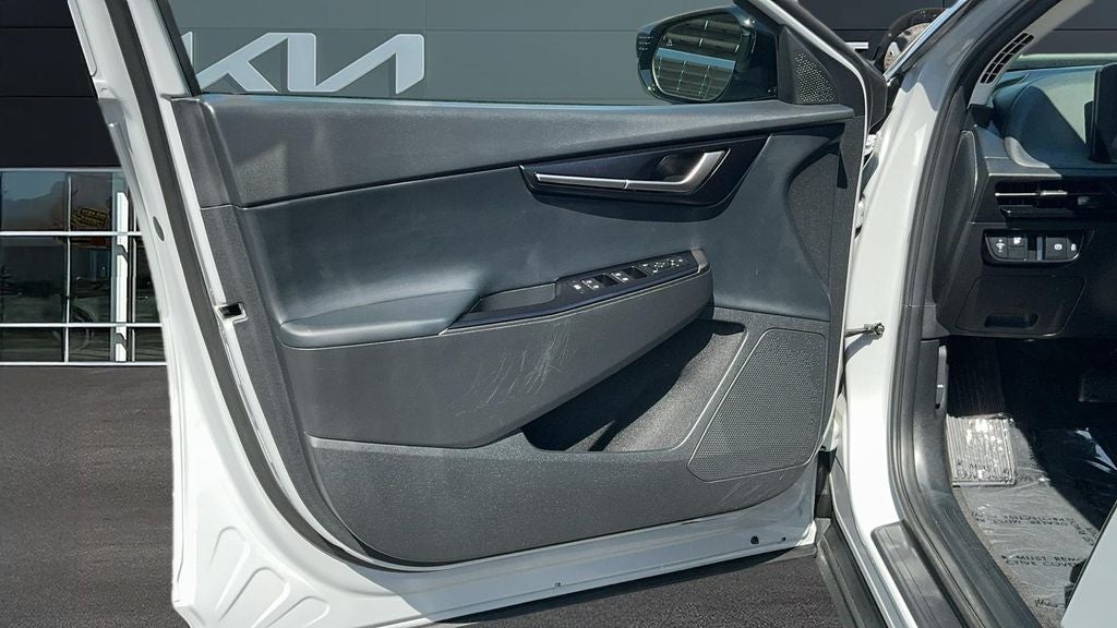 2025 Kia EV6 Light