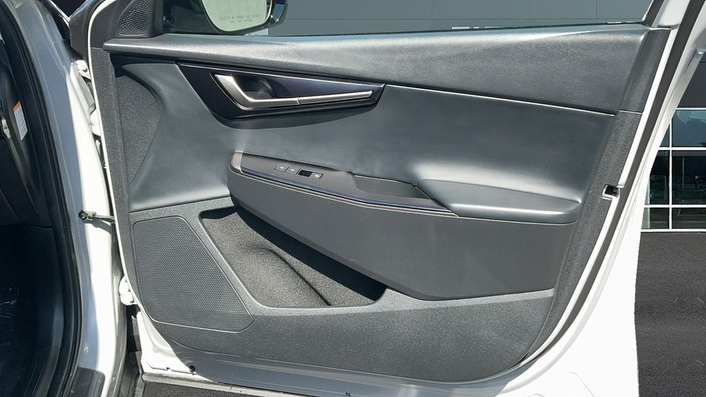 2025 Kia EV6 Light