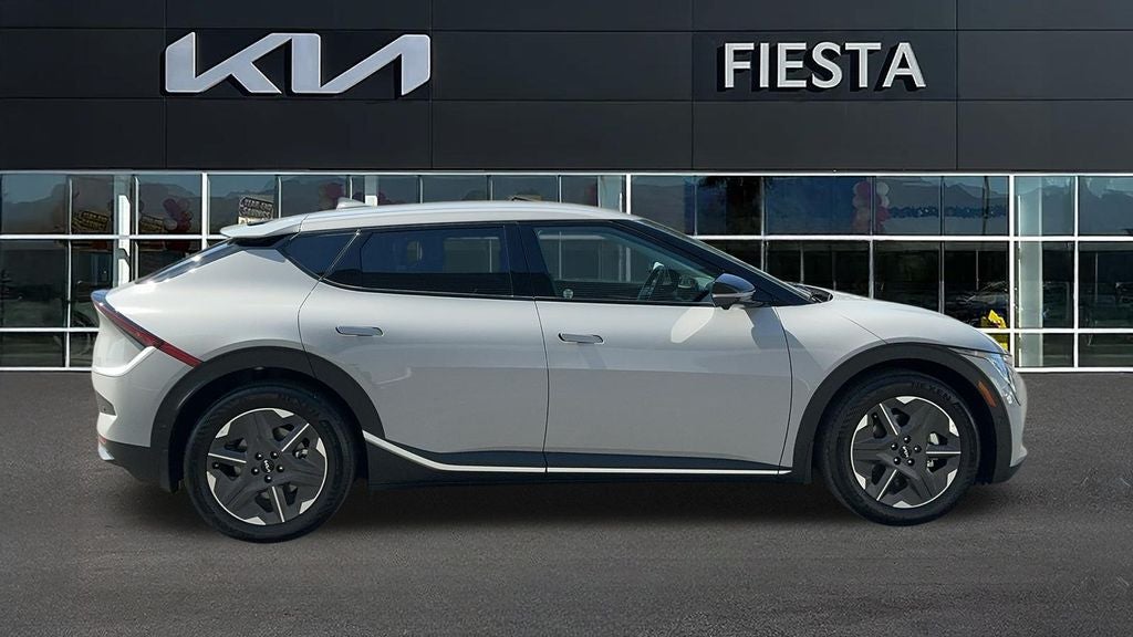 2025 Kia EV6 Light