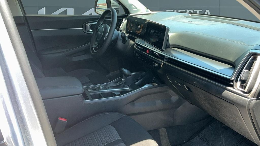 2025 Kia Sorento LX
