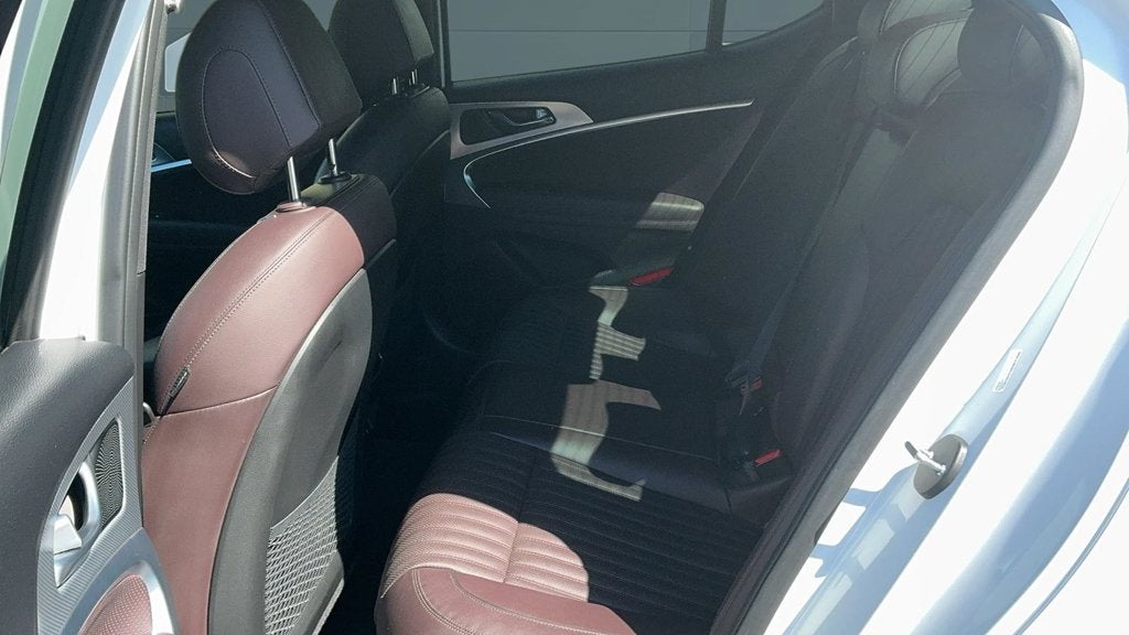 2022 Genesis G70 2.0T