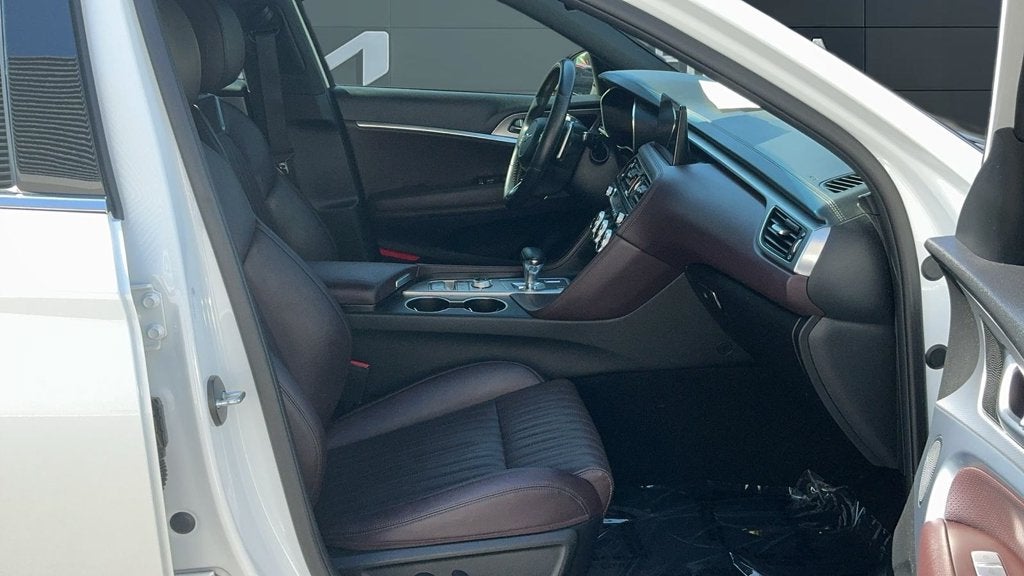 2022 Genesis G70 2.0T