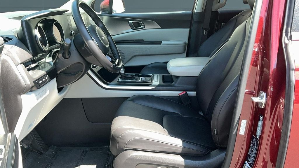 2024 Kia Carnival LX