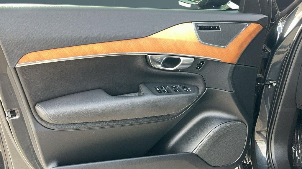 2021 Volvo XC90 Recharge Plug-In Hybrid T8 Inscription Expression 6 Passenger