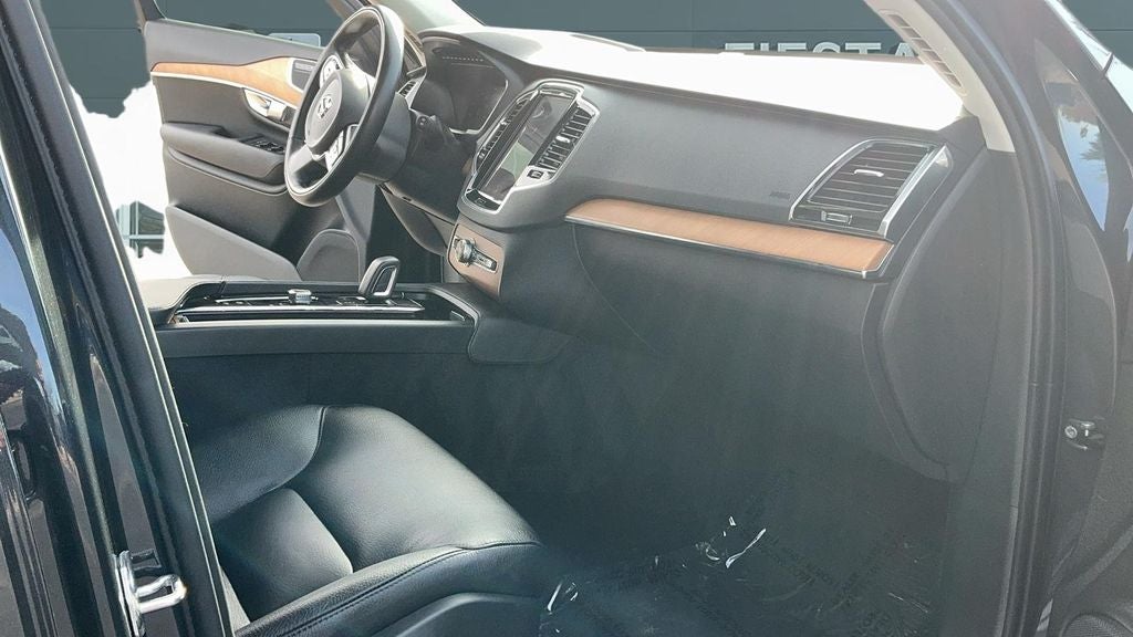 2021 Volvo XC90 Recharge Plug-In Hybrid T8 Inscription Expression 6 Passenger